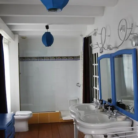 Chambres D'hotes Manoir Du Buquet Bed & Breakfast *
